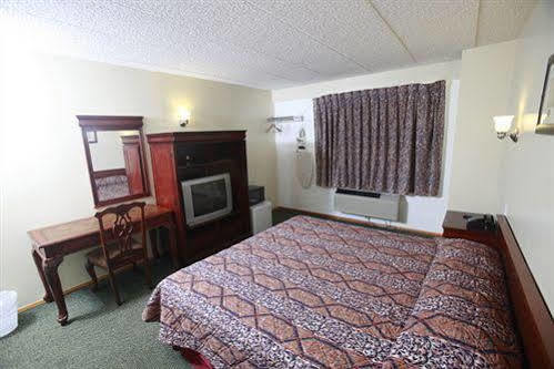 Meadowbrook Motor Motel 2*